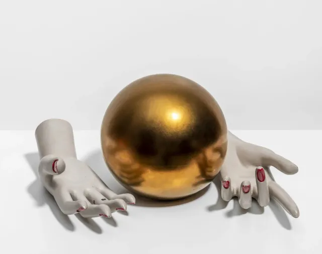 Carmen Calvo: ‘Platos giratorios’