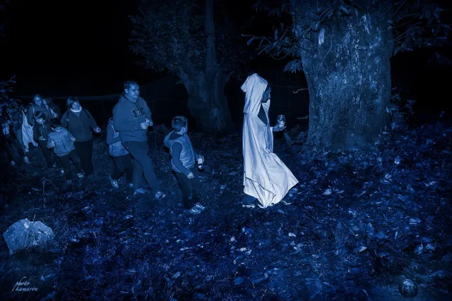 Samhain, amagüestu nocturno. El Trasgu la Fronda